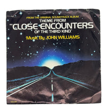 Load image into Gallery viewer, John Williams : THEME FROM CLOSE ENCOUNTERS OF THE THIRD KIND/ NOCTURNAL PURSUIT
