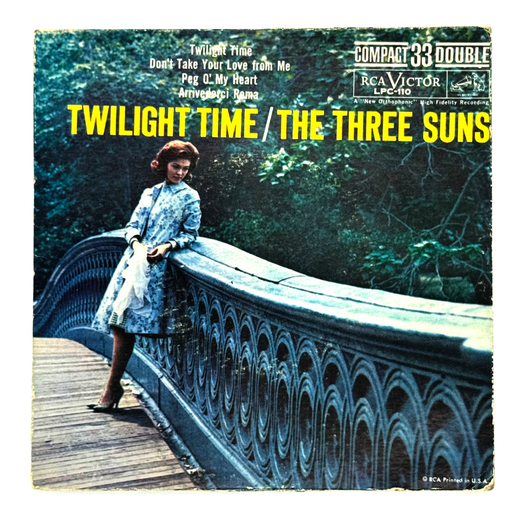 • Three Suns, The : TWLIGHT TIME
