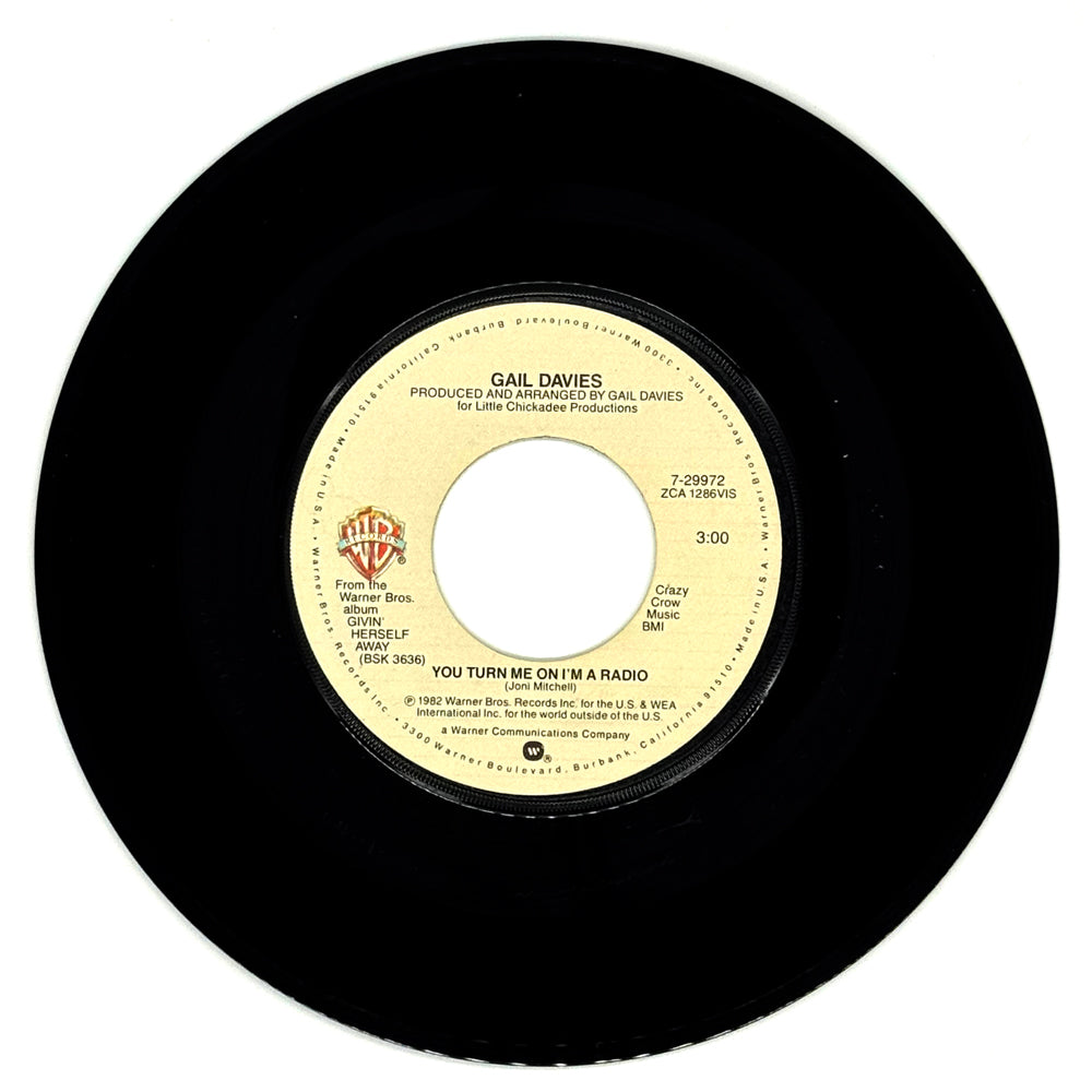 Gail Davies : YOU TURN ME ON I'M A RADIO/ ALL THE FIRE IS GONE