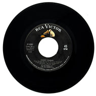 Elvis Presley with The Jordanaires : KISSIN' COUSINS/ IT HURTS ME