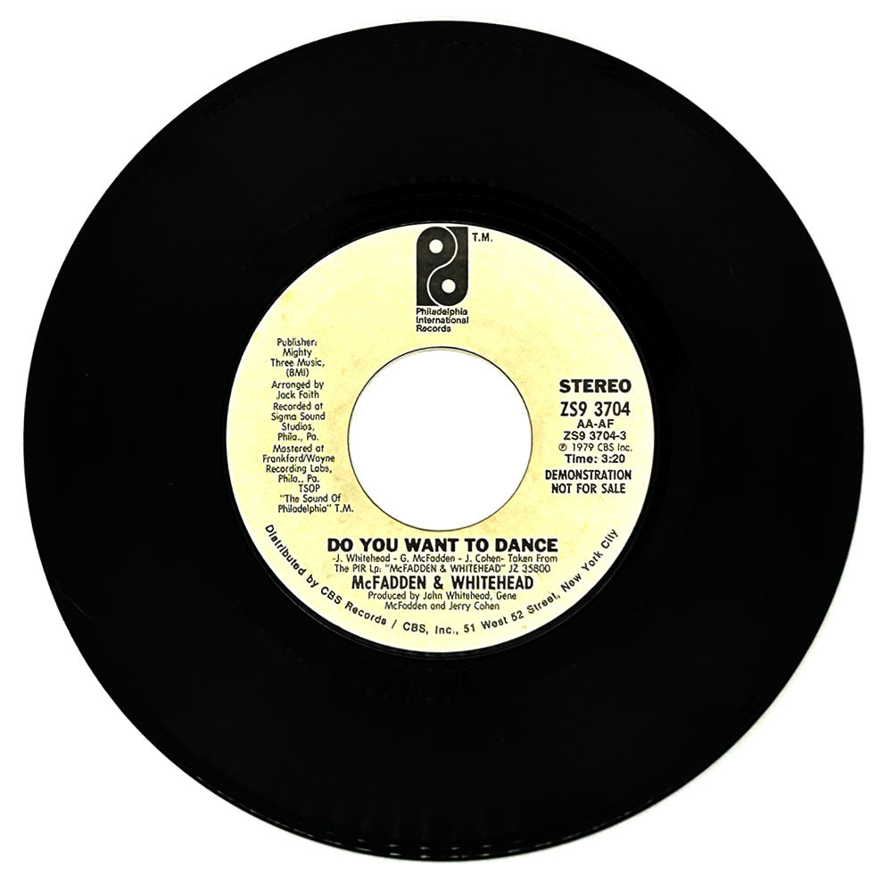 McFadden & Whitehead : DO YOU WANT TO DANCE/ MR. MUSIC